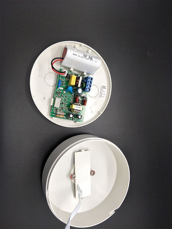 220V 240V रिचार्जेबल LED इमरजेंसी लाइटिंग 5pcs SMD Ni-Cd बैटरी 3.6V 0.6Ah L114N के साथ